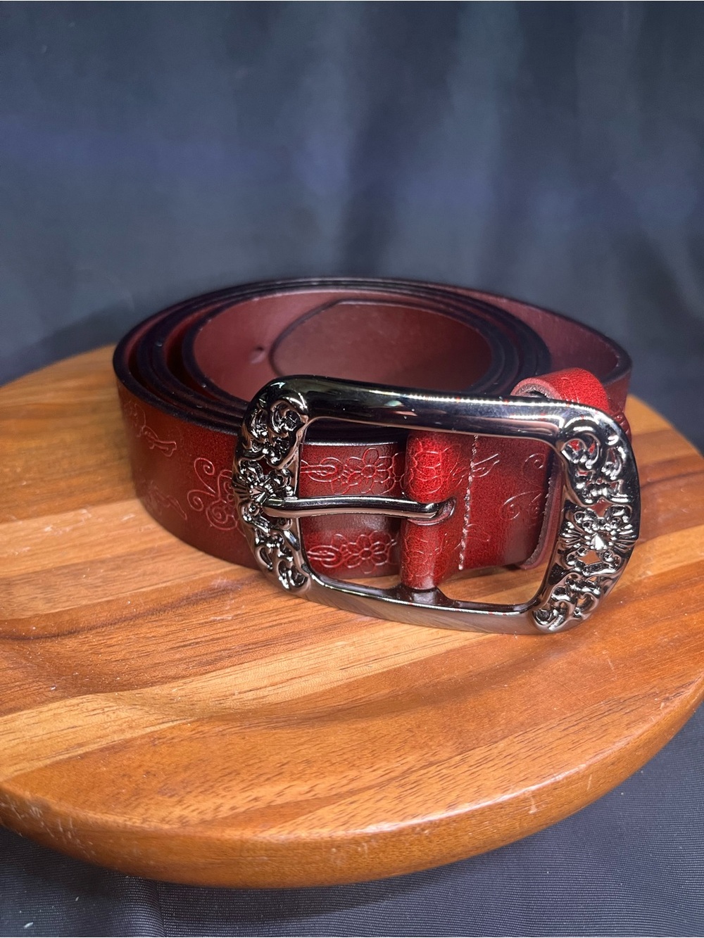 Vintage 90s Plus Sz 2Xl Dk Red Brown Floral Etched Leather Western Cowgirl Belt